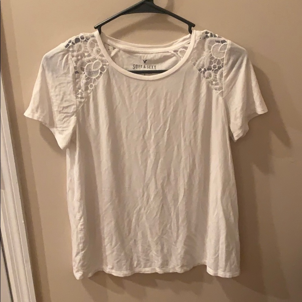 White tee shirt